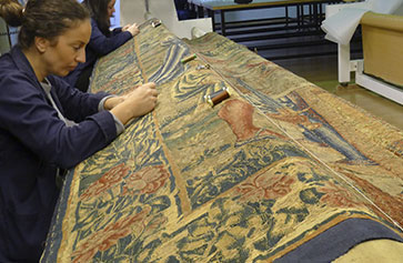restoration-flemish-tapestries-royal-college-patriarch-other-restoriation-programmes-fundacion-iberdrola-espana